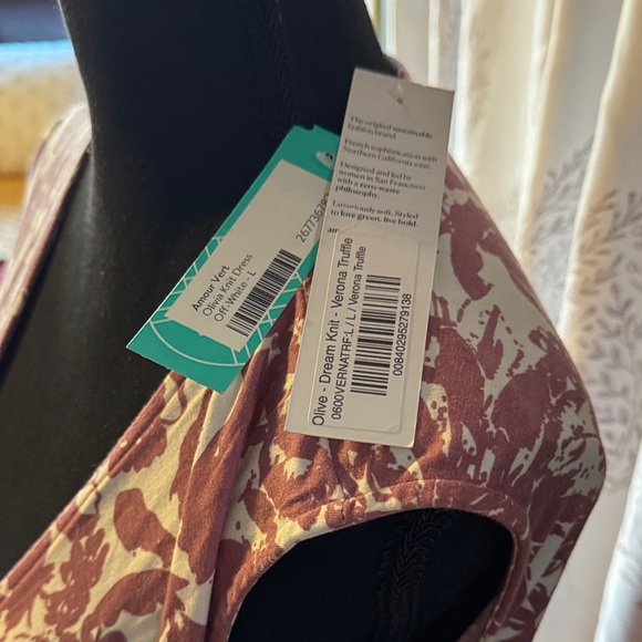 Amour Vert Floral Maxi Dress in Burgundy and Cream - Picture 2 of 9